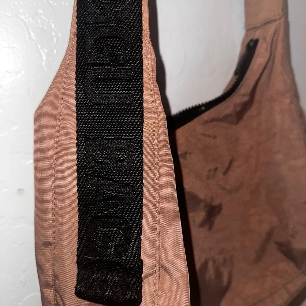 BAGGU Medium Crescent Bag - Cocoa 🤎 - Picture 5 of 7